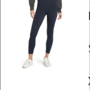 SOLD.    90 Degree by Reflex XS Dark Navy leggings